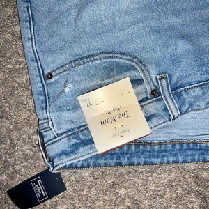NWT: Abercrombie curve love mom jean 37/24s